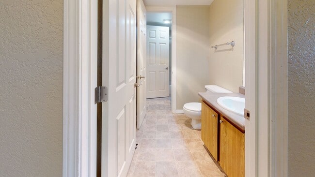 Building Photo - 2 Bedroom Condo in Sunn Fjord - Community Amenities Incl. - Available 5/15