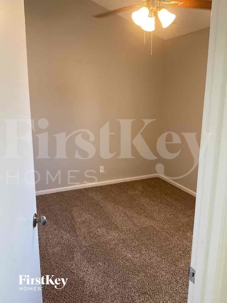 Building Photo - 235 N 22nd Pl