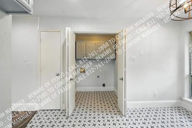 Building Photo - 1106 Paluxy Ct