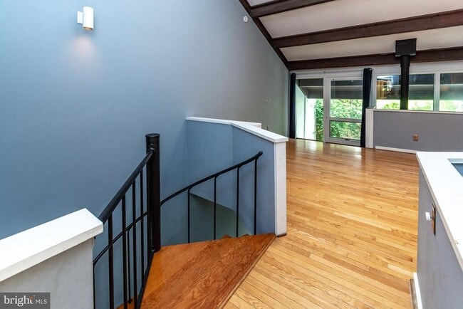 Building Photo - 9 Arden Way