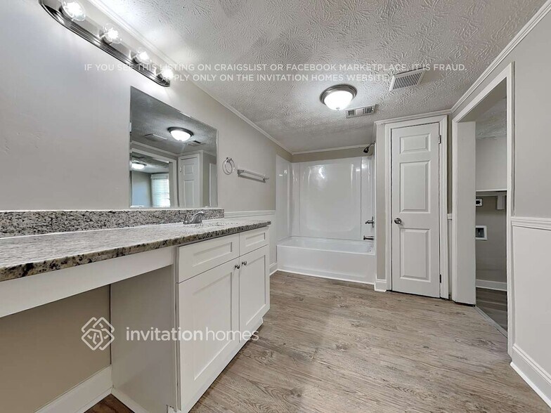 Building Photo - 547 Rustic Rd