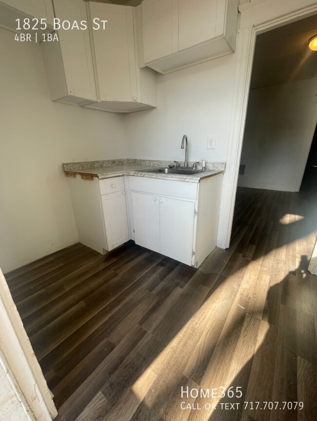 Building Photo - Newly Remodeled 4 Bedroom, 1 Bathroom Sing...