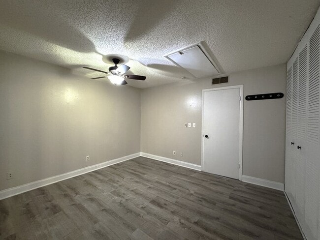 Building Photo - Villa For Rent