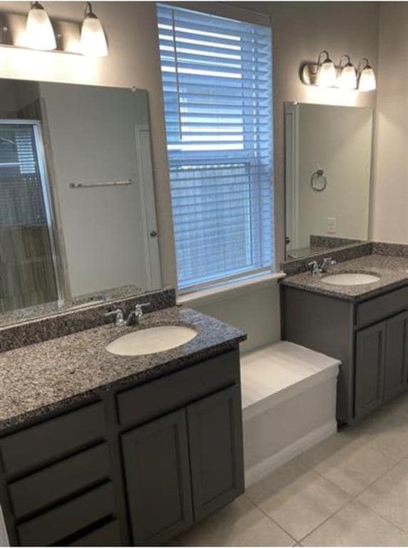 Building Photo - 328 La Escalera Dr