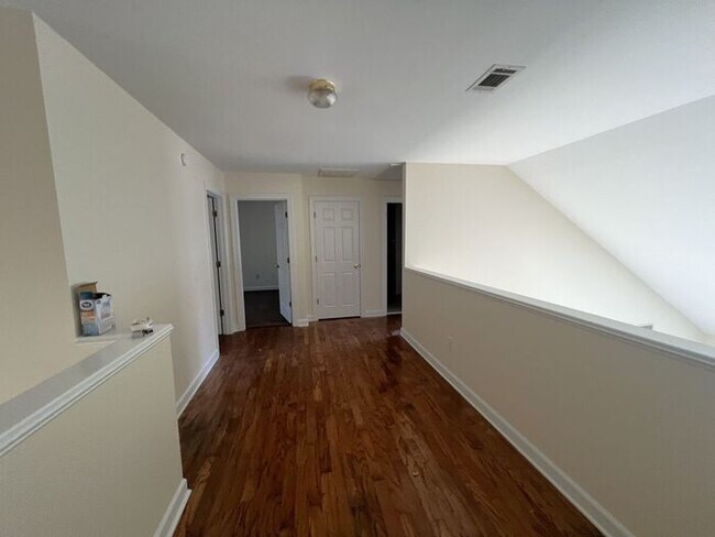 Building Photo - 4BRd Carleton Place, Upscale Brick town home, 1 car garage!  Central Wilmington!