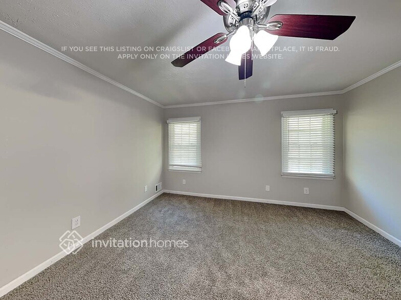 Building Photo - 562 Rollingwood Dr