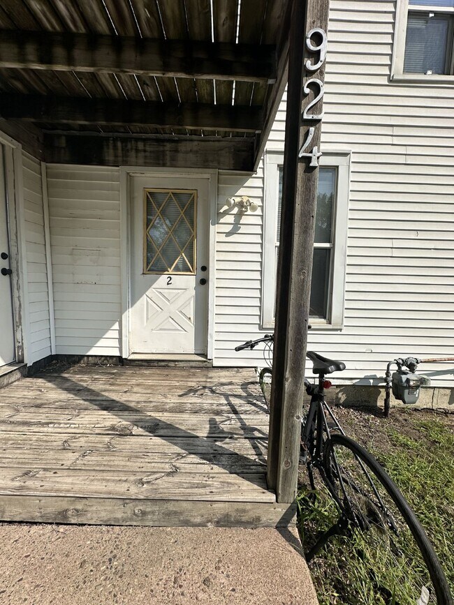 Building Photo - 1 bed 1 bath on Water St near UWEC!