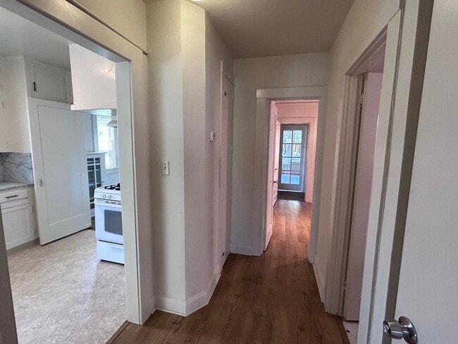 Building Photo - CM530L