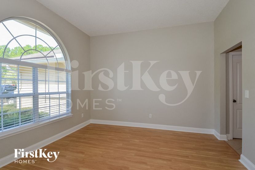 Building Photo - 112 Glen Oaks Dr