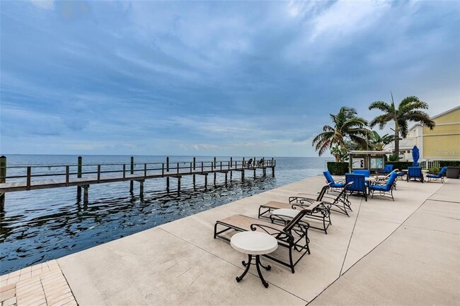 Building Photo - 5280 Coquina Key Dr SE