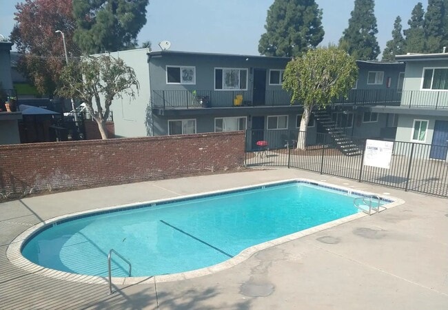 Building Photo - 5560 Ackerfield Ave