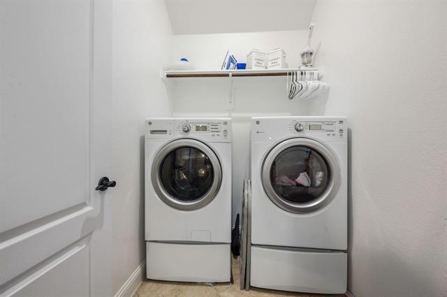 Building Photo - 335 Bluewood Dr