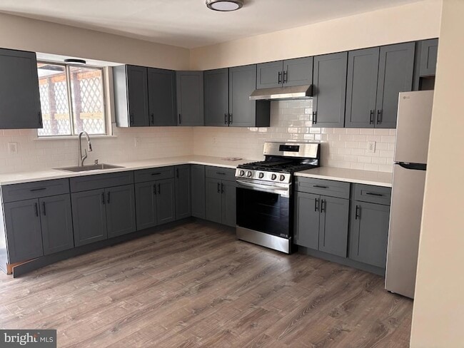 Building Photo - 1228 Heddon Ave