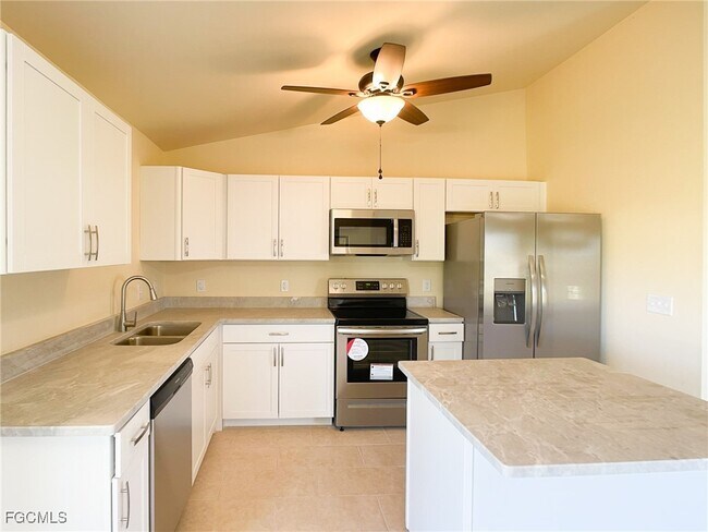 Building Photo - 125 NE 7th Terrace