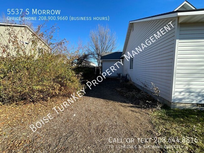 Building Photo - Large home in quiet South Boise neighborho...