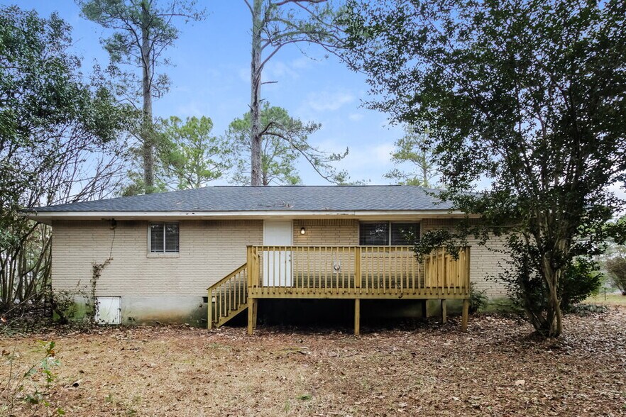 Building Photo - 479 Clara Dr