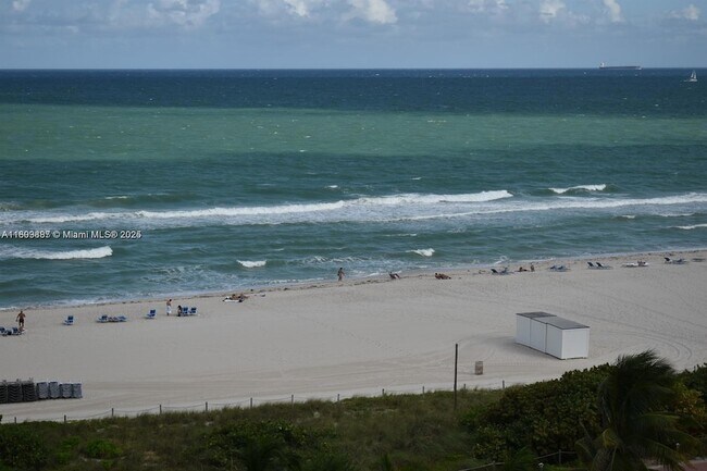Primary Photo - 6039 Collins Ave