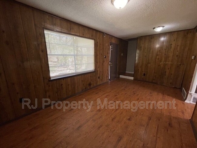 Building Photo - 5580 Apple Blossom Dr