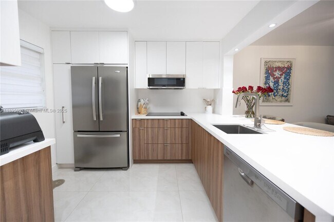 Primary Photo - 10875 SW 112th Ave