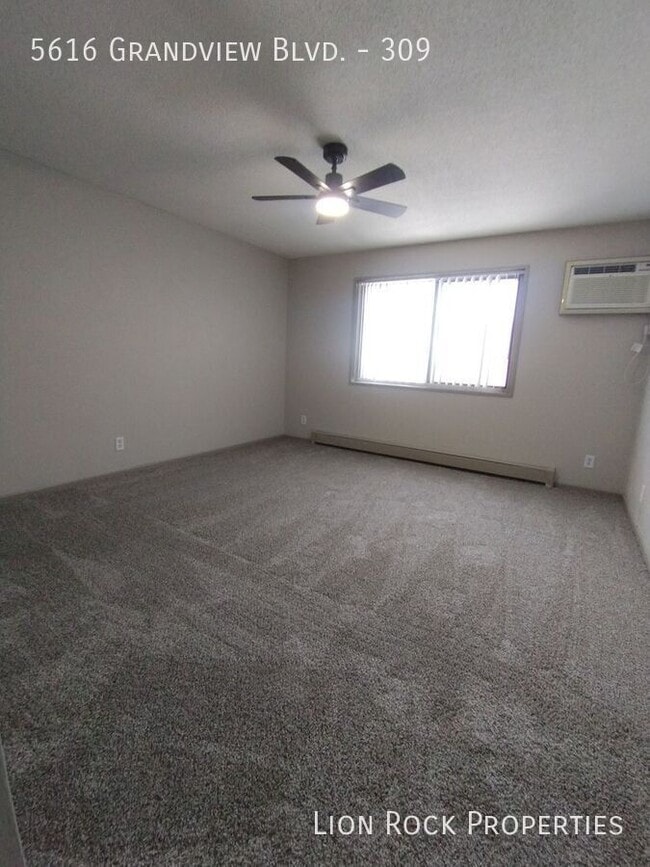 Building Photo - 5616 Grandview Blvd