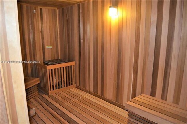 Building Photo - 501 NE 31st St