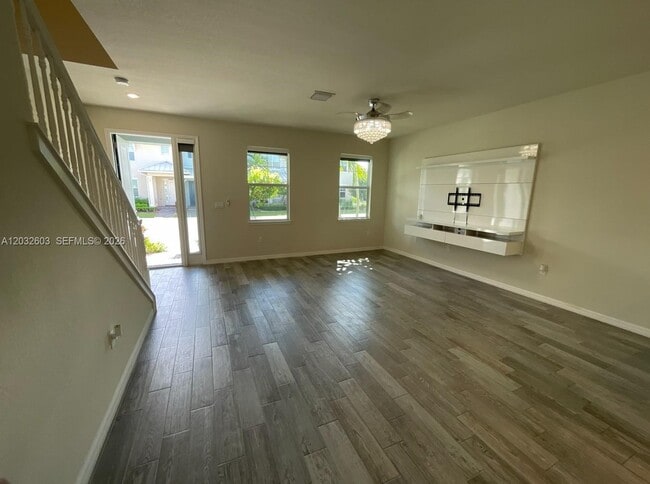 Building Photo - 4920 Eucalyptus Dr