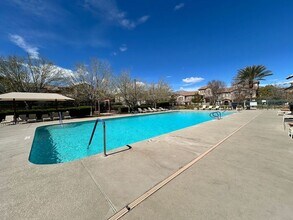 Building Photo - Carry Over Showing: This property has been shown before and will be rented to the first most qual...