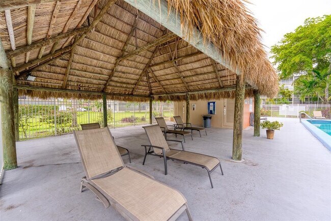 Building Photo - 4700 Washington St