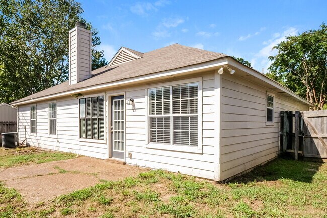 Building Photo - 6931 Gallop Dr