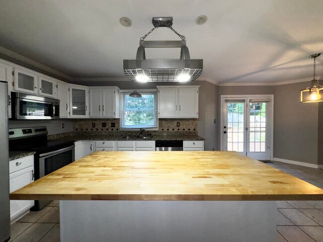 Building Photo - 2149 Palomar Trace Dr