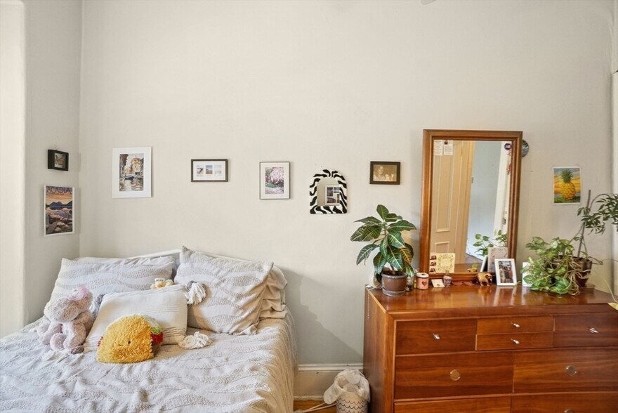 Building Photo - 298 Marlborough St