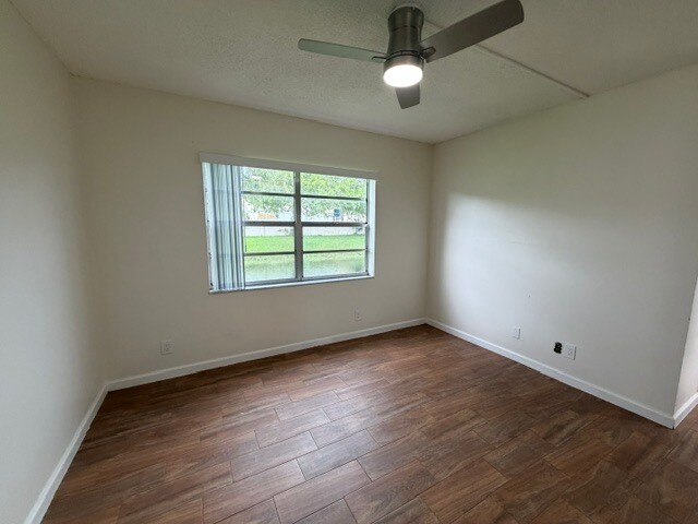 Guest Bedroom - 819 Twin Lakes Dr