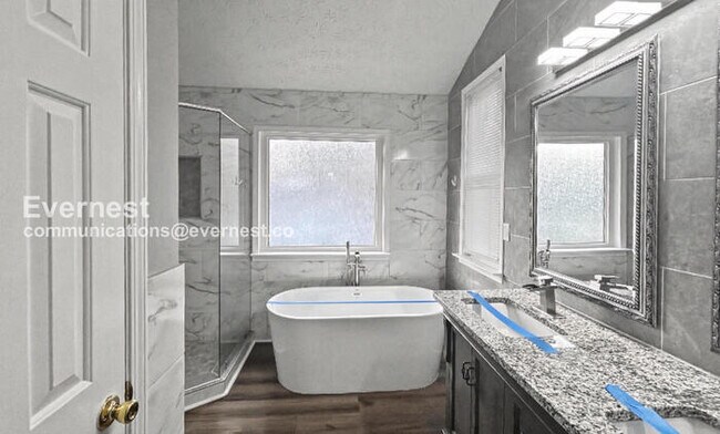 Building Photo - Modern Living in Saddle Bridge with Private Patio / 4 Beds and 2.5 Bath / Available Now!