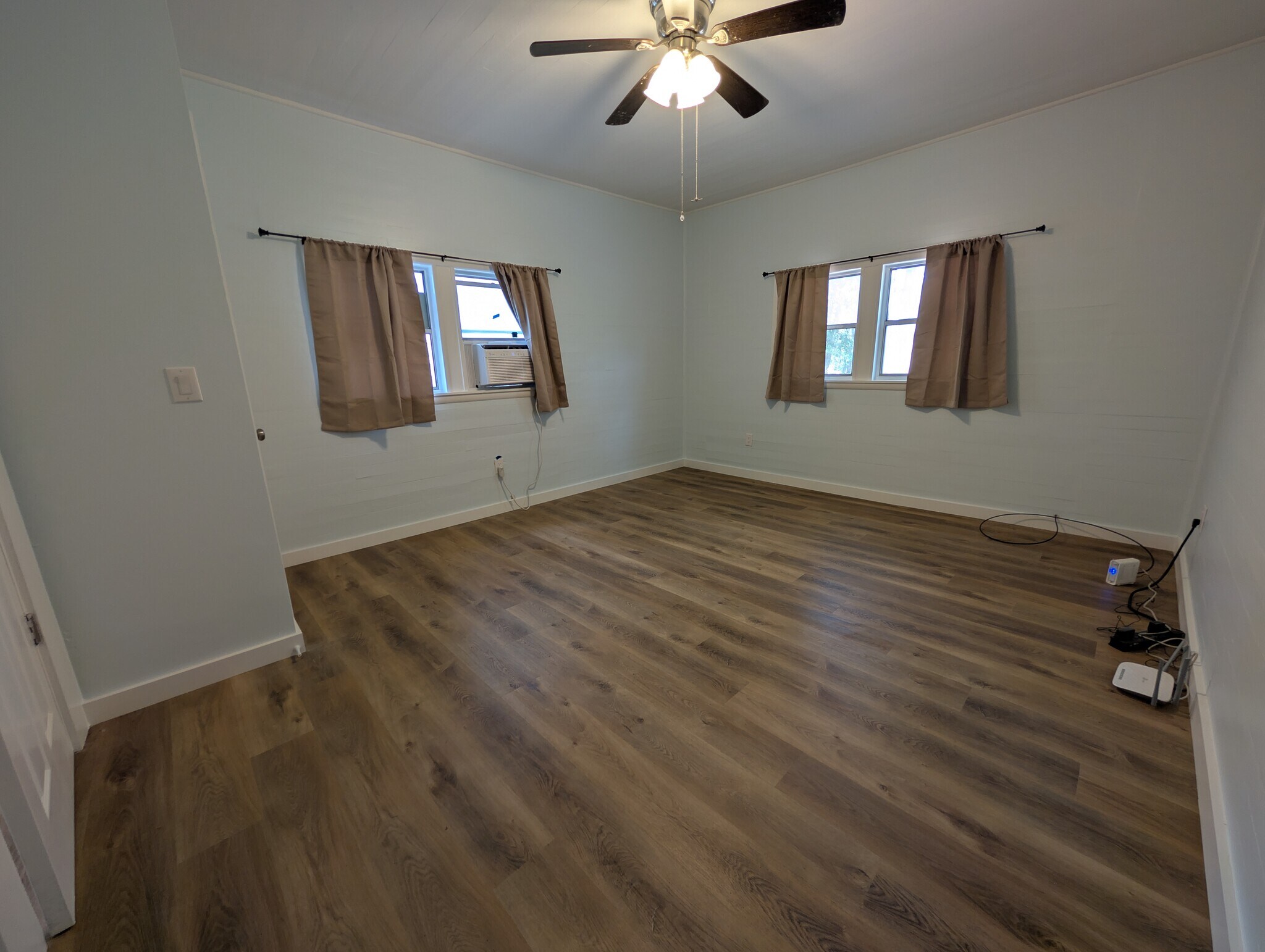 Building Photo - 41 E Sloss Ave