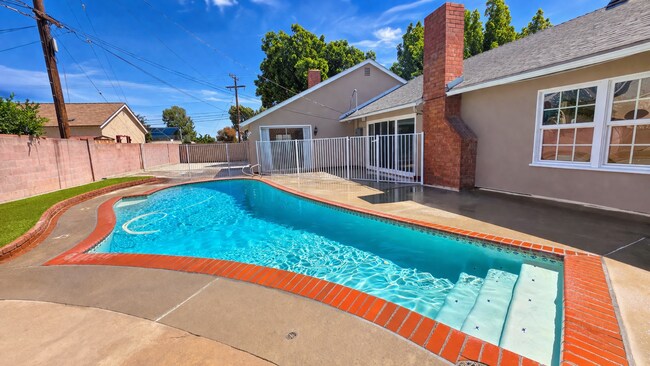 Building Photo - Beautiful 4 bed 3 bathroom