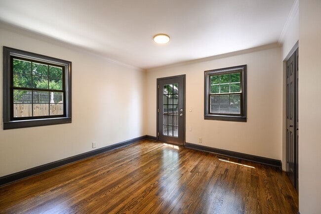 Building Photo - **REMODELED EAST NASHVILLE BUNGALOW IN HIG...