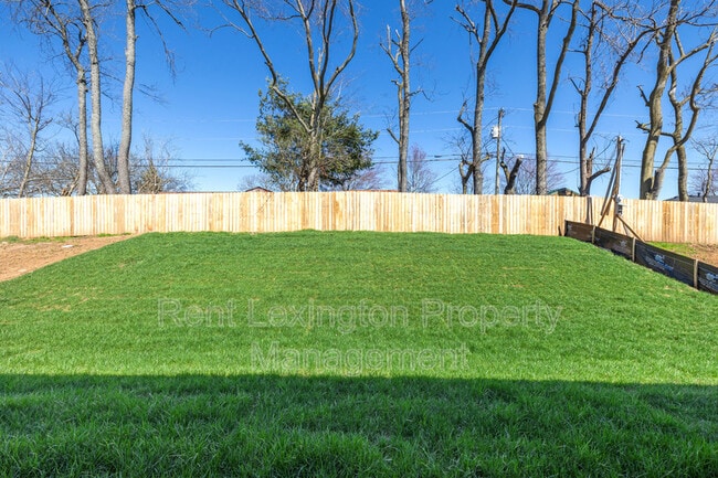 Building Photo - 105 Stepping Stone Path