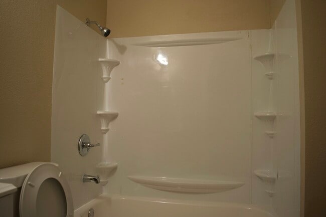 Building Photo - 521 S Polaris