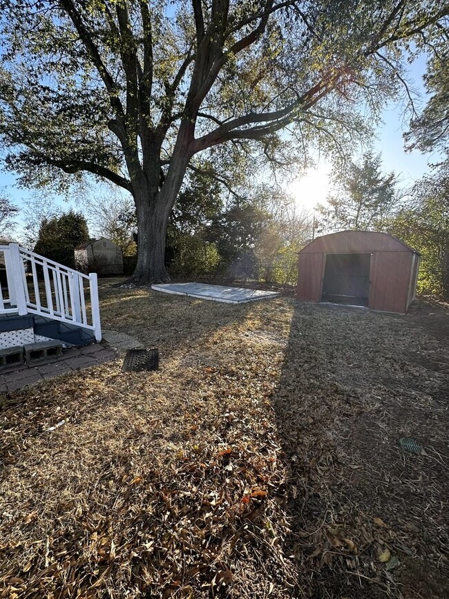 Building Photo - Well-Maintained 4-Bedroom in Haygood Area of Virginia Beach