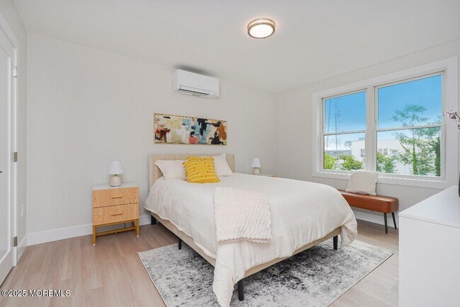 Building Photo - 27 3rd Ave