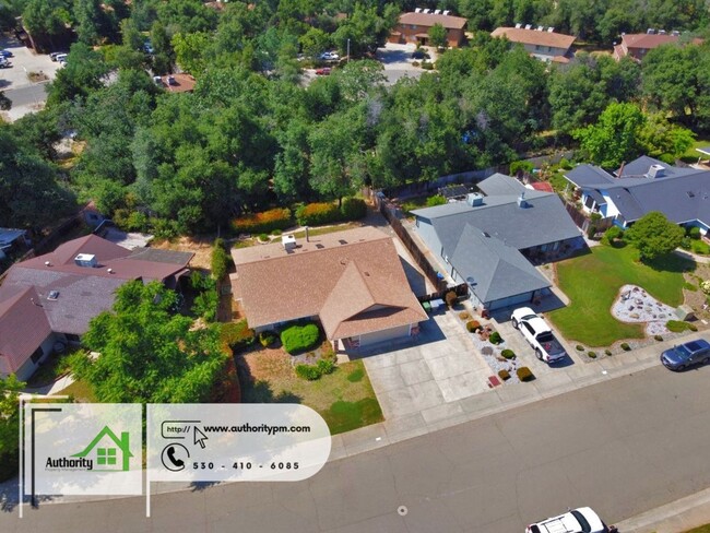 Building Photo - 1844 Breckenwood Dr