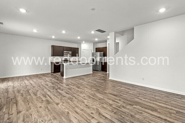 Building Photo - ? Move In Now and Get 6 Months of the Resi...