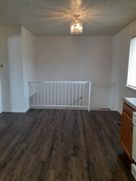 Kitchen/dining area - 4616 N Tumbleweed Dr