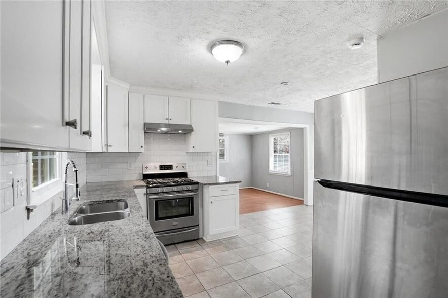 Building Photo - 5205-5205 Five Forks Trickum Rd SW