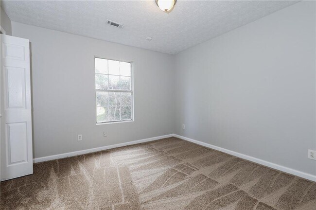 Building Photo - 9402 Highland Ridge