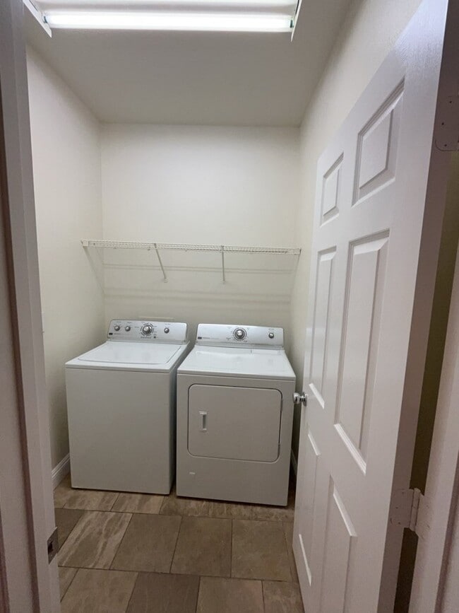 Building Photo - 6043 Eganridge Ct