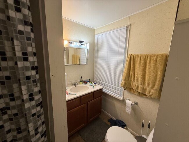 Building Photo - $2,850 | 5 Bedroom, 2 Bathroom House | NO PETS | Available for August 1st, 2026 Move In!