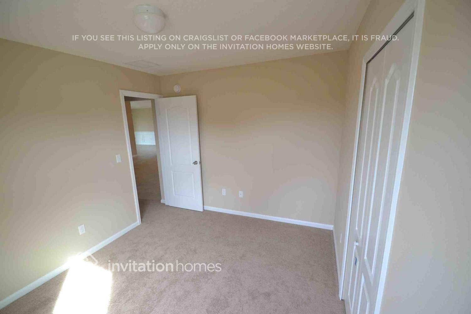 Building Photo - 313 N Bellagio Dr