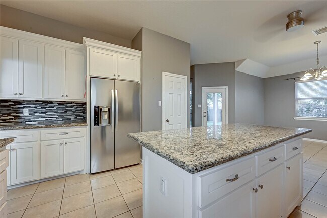 Building Photo - 987 Arbor Crossing