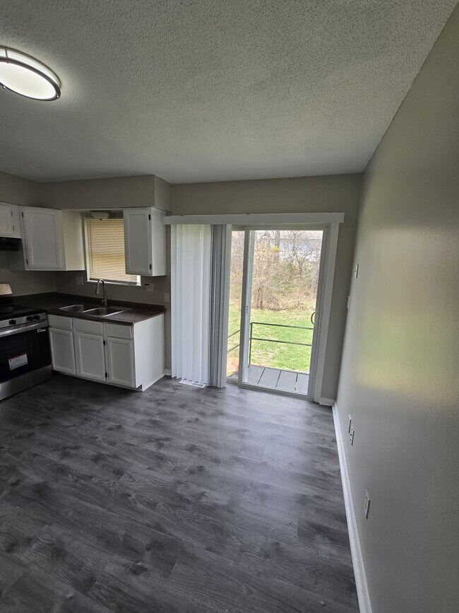 Building Photo - 1408 N 63rd Terrace